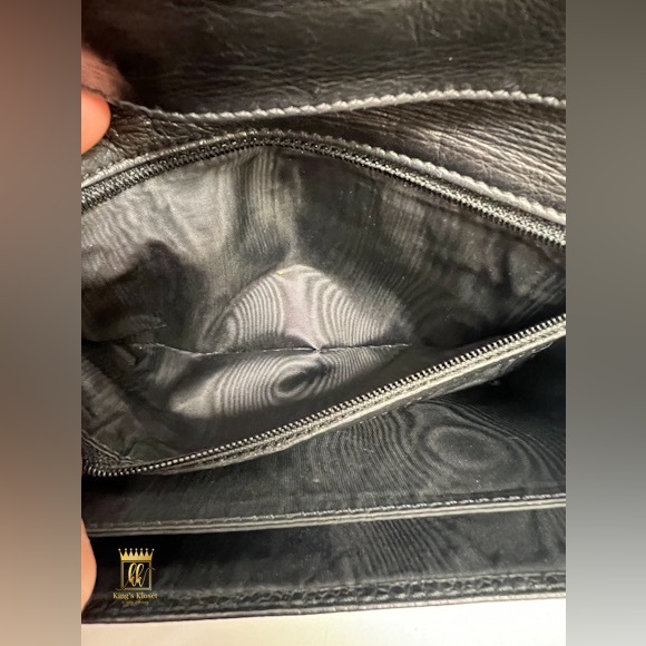 🖤SOLD🖤CHANEL timeless CAVIAR SKIN LEATHER BIFOLD WALLET - Picture 9 of 13